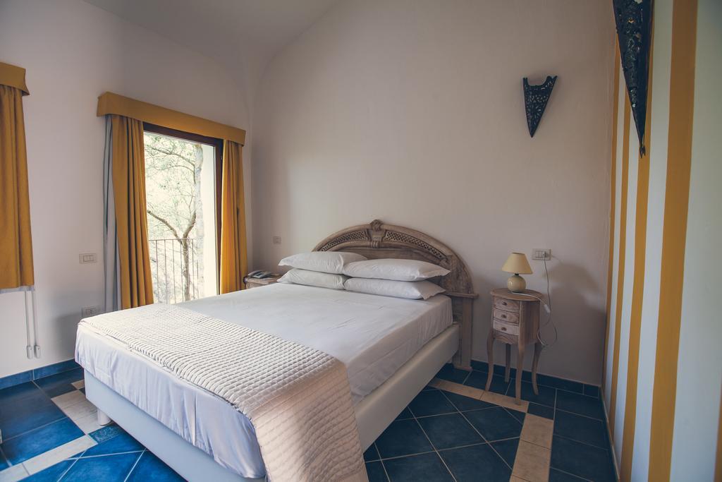 Papillo Resort Borgo Antico Сан-Панталео Экстерьер фото