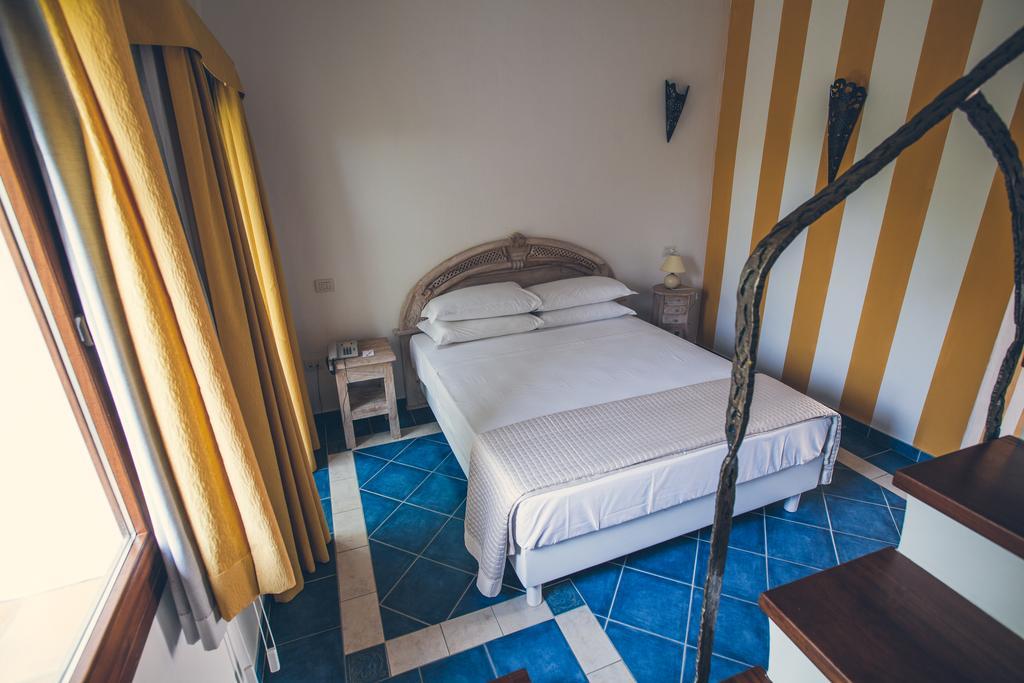 Papillo Resort Borgo Antico Сан-Панталео Экстерьер фото