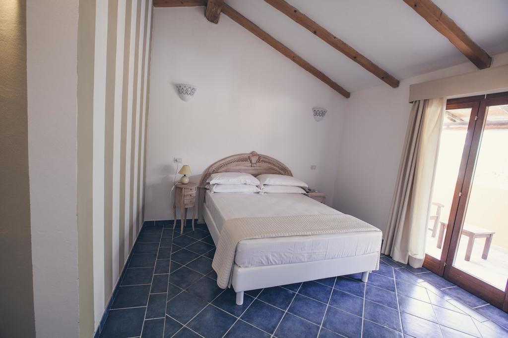Papillo Resort Borgo Antico Сан-Панталео Экстерьер фото