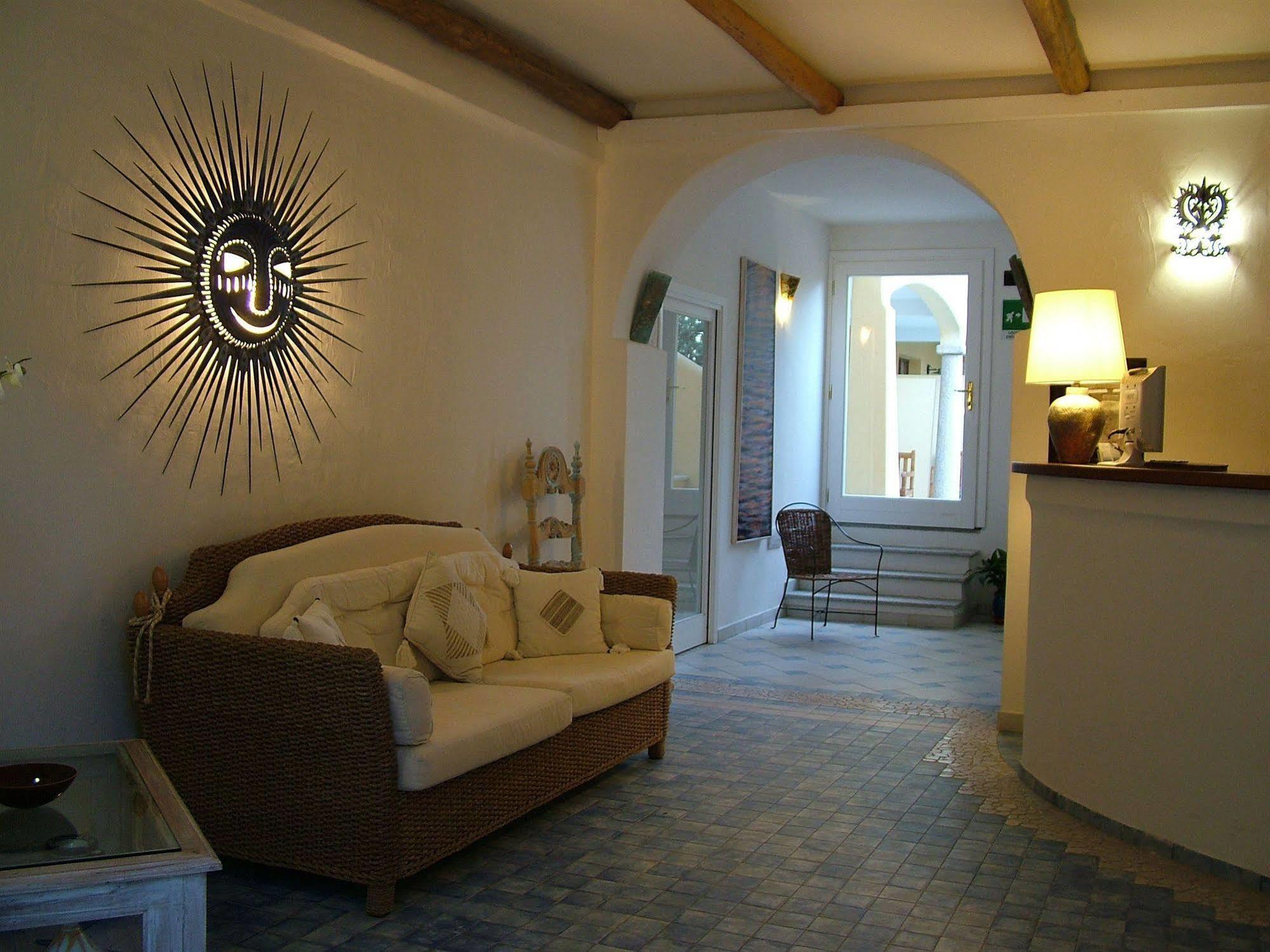 Papillo Resort Borgo Antico Сан-Панталео Интерьер фото